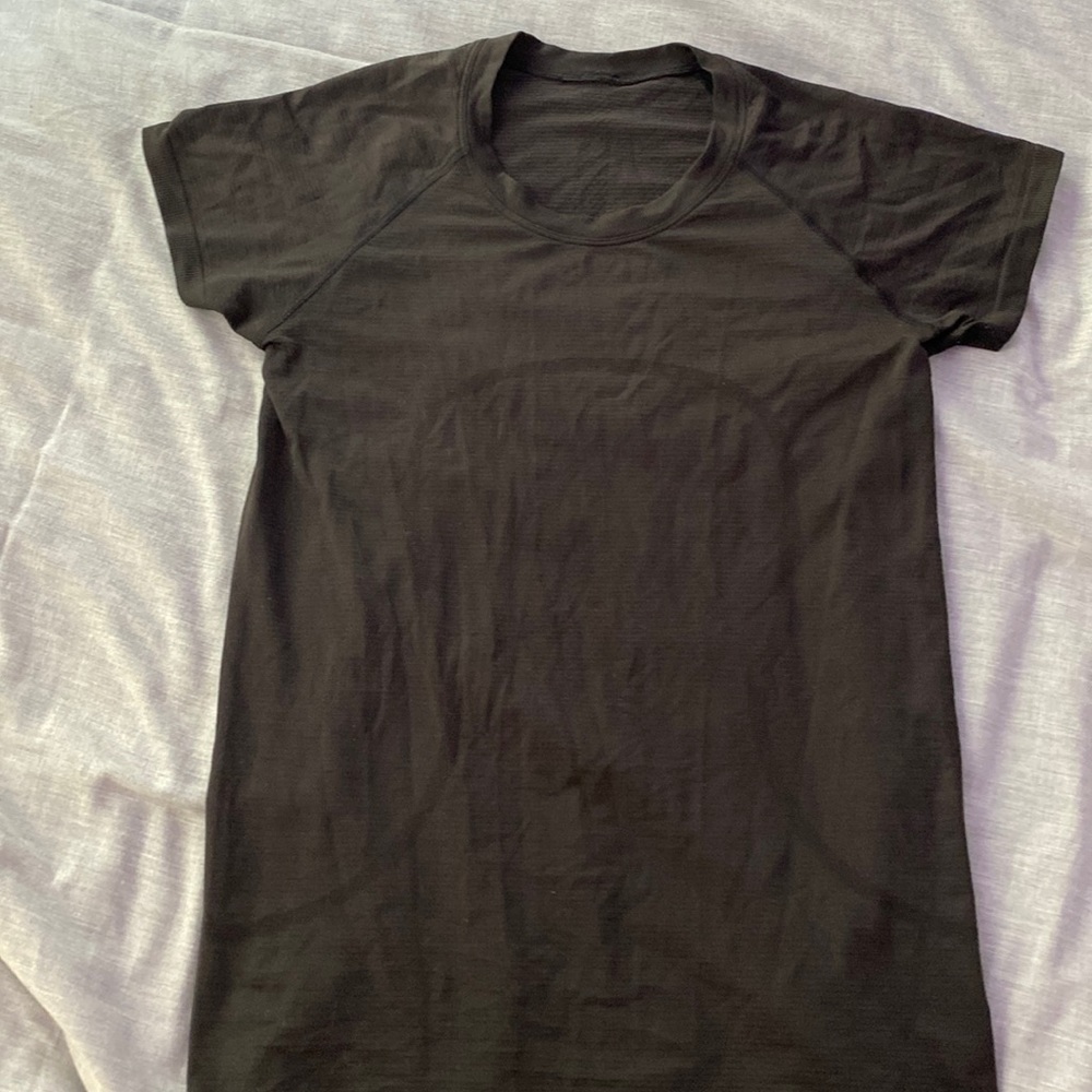 lululemon athletica Black Short Sleeve Tee
